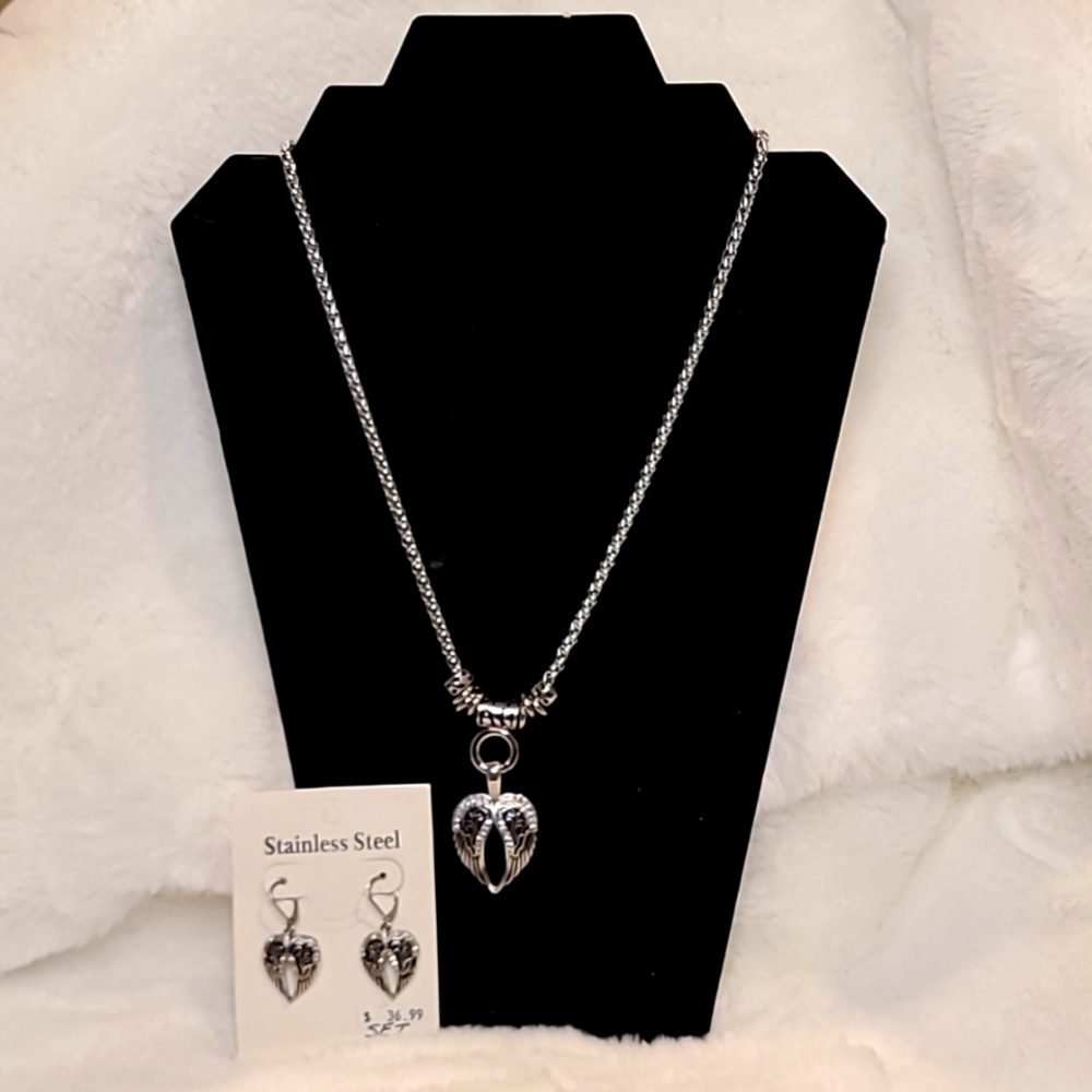 Necklace & Earrings Set